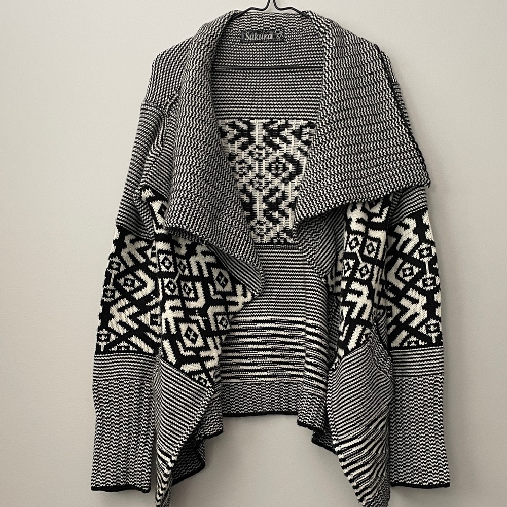 Sakura Monochrome Geometric Women's Cardigan